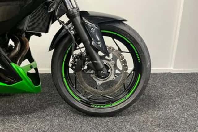 Kawasaki Z300 (2016) thumbnail 5