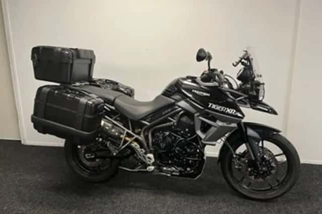 Triumph Tiger 800 XRX (2016) thumbnail 3