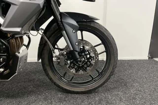 Triumph Tiger 800 XRX (2016) thumbnail 5