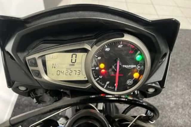 Triumph Street Triple S (2018) thumbnail 2