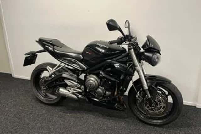 Triumph Street Triple S (2018) thumbnail 3
