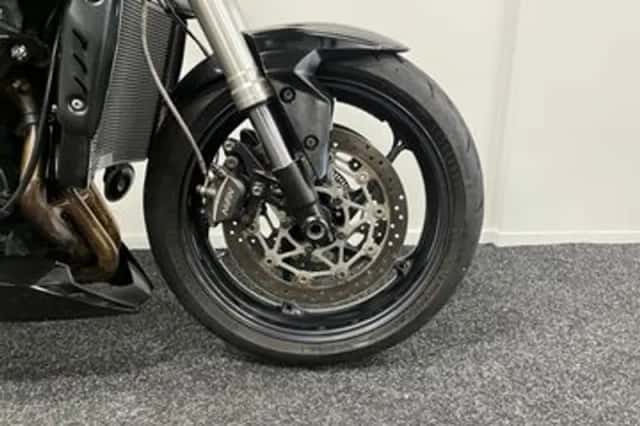 Triumph Street Triple S (2018) thumbnail 5