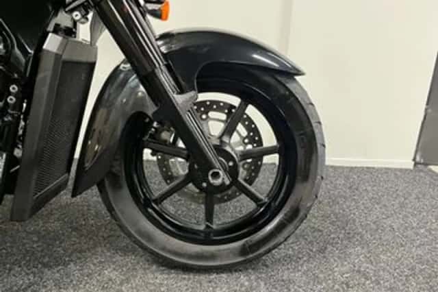 Suzuki Intruder C 1500 BT (2013) thumbnail 5