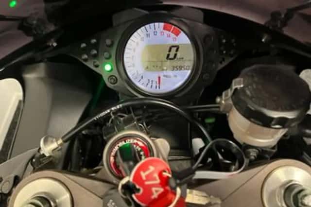 Kawasaki ZX-10R (2007) thumbnail 2