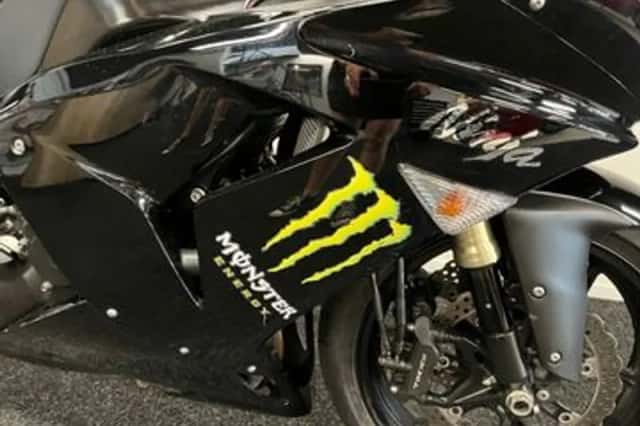 Kawasaki ZX-10R (2007) thumbnail 3