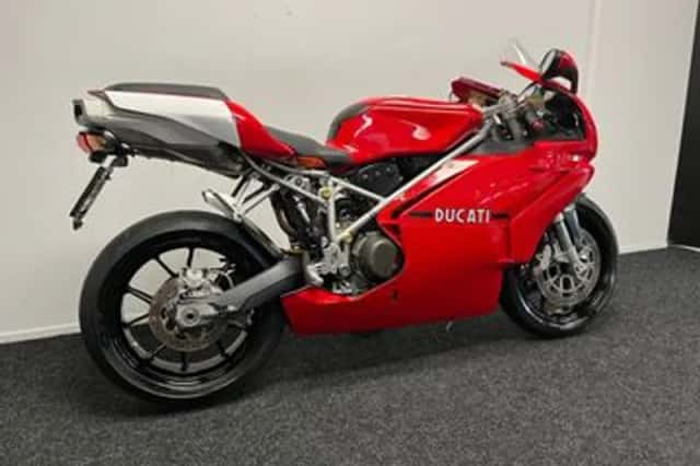 Ducati 749 (2004) thumbnail 3