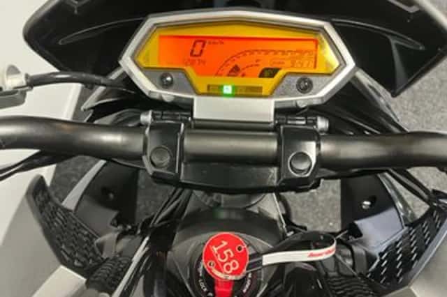 Kawasaki Z1000 (2010) thumbnail 2