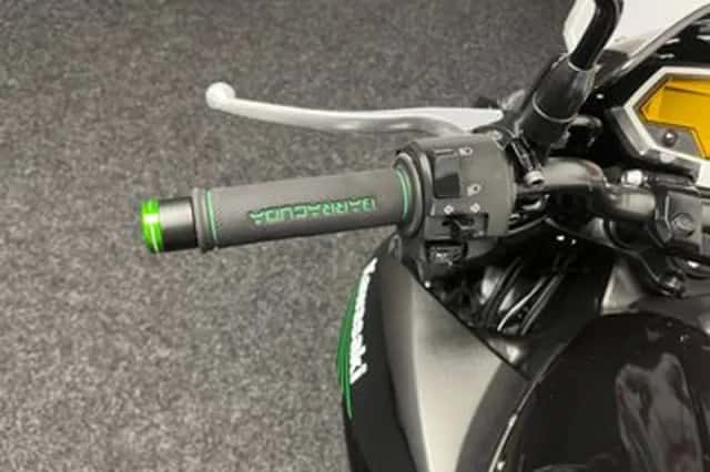 Kawasaki Z1000 (2010) thumbnail 6