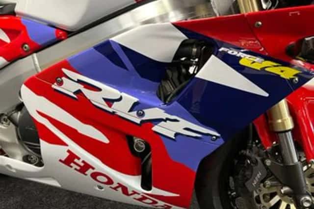 Honda RC 45 HRC (1995) thumbnail 3
