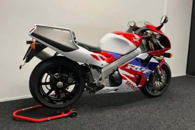 Honda RC 45 HRC (1995) thumbnail 5