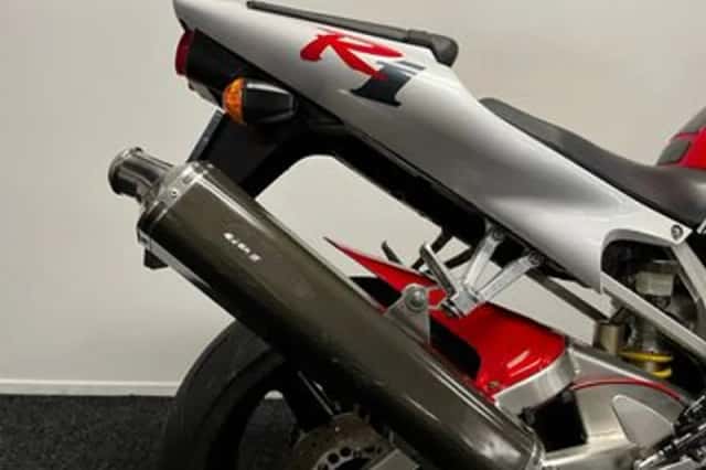 Yamaha YZF-R1 (2000) thumbnail 3