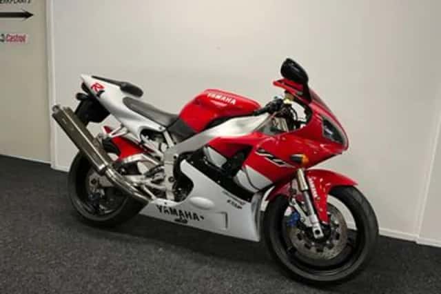 Yamaha YZF-R1 (2000) thumbnail 5