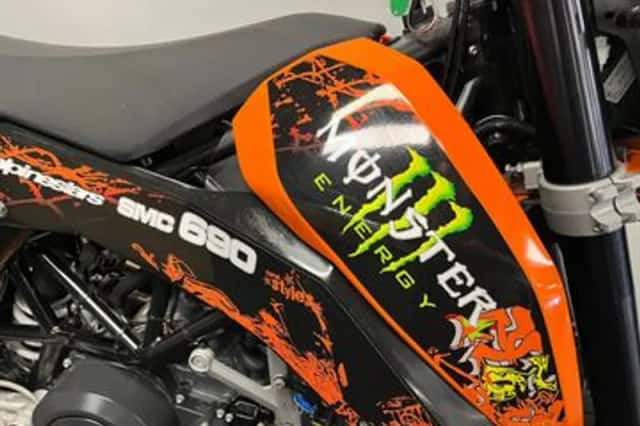 KTM 690 SMC (2008) thumbnail 3