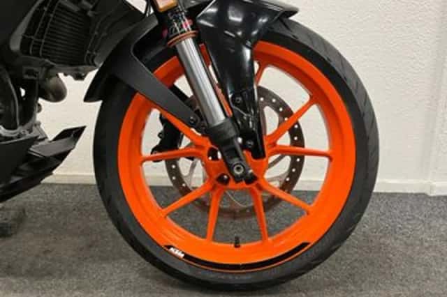 KTM 390 Duke (2019) thumbnail 6