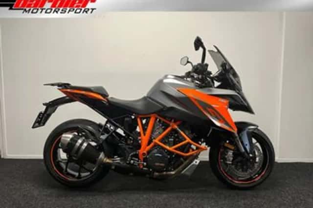 KTM 1290 Super Duke (2016) thumbnail 1