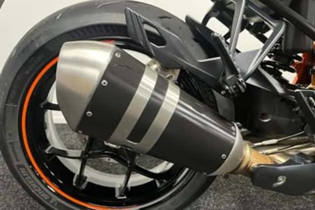 KTM 1290 Super Duke (2016) thumbnail 3