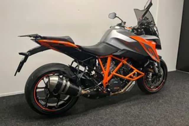 KTM 1290 Super Duke (2016) thumbnail 6