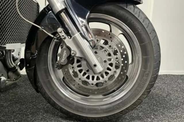 Triumph Rocket III (2004) thumbnail 6