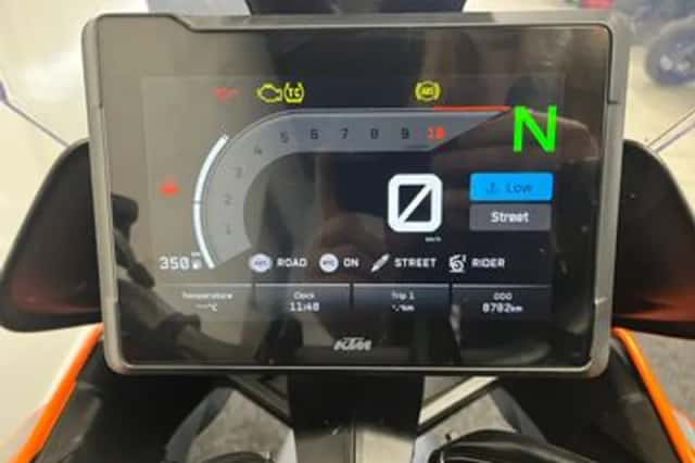 KTM 1290 Super Duke (2024) thumbnail 2