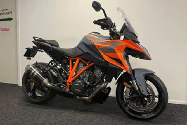 KTM 1290 Super Duke (2024) thumbnail 4