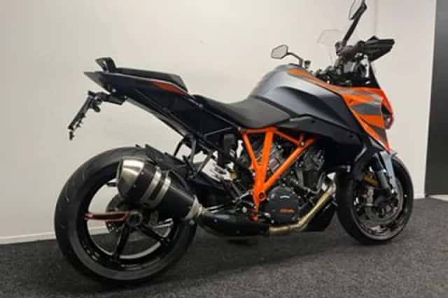 KTM 1290 Super Duke (2024) thumbnail 5