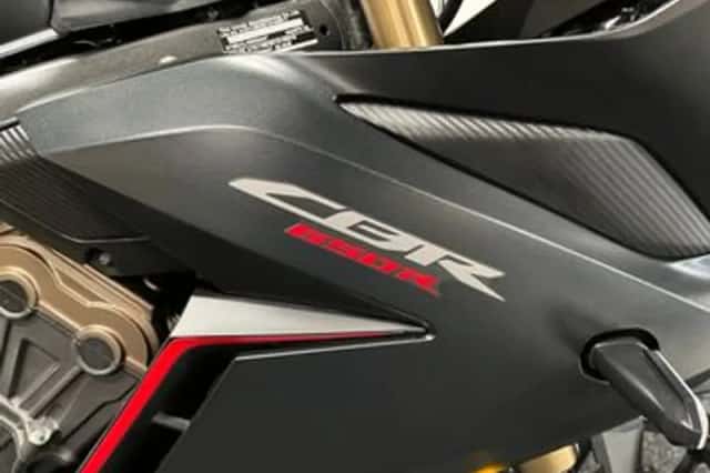 Honda CBR650R (2019) thumbnail 3