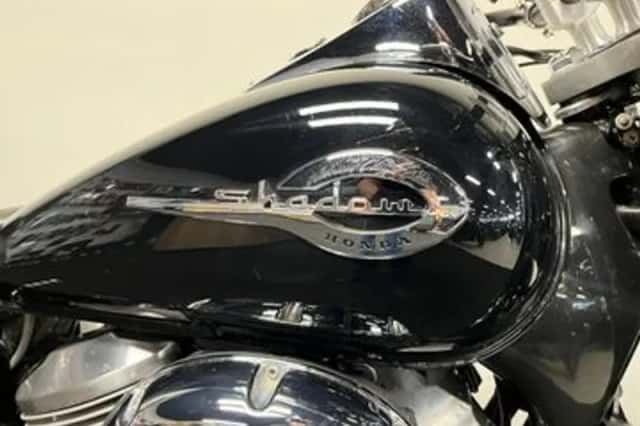 Honda VT 750C2 Shadow (1999) thumbnail 3