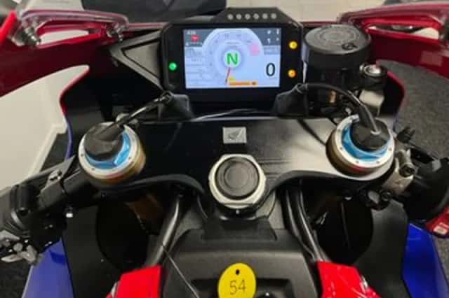 Honda CBR1000RR R Fireblade SP (2020) thumbnail 2