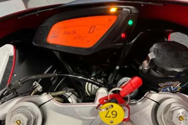 MV Agusta F3 800 (2013) thumbnail 2
