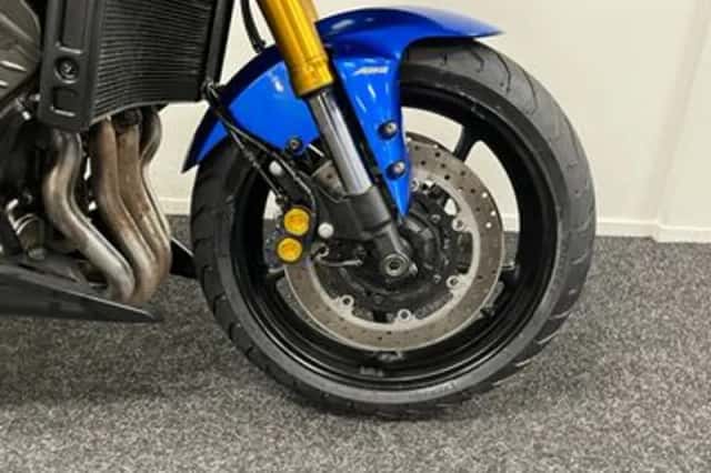 Yamaha FZ8 Fazer (2010) thumbnail 5