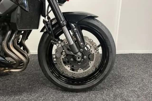 Kawasaki Z800 (2015) thumbnail 5