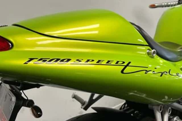 Triumph T509 Speed Triple (1998) thumbnail 3