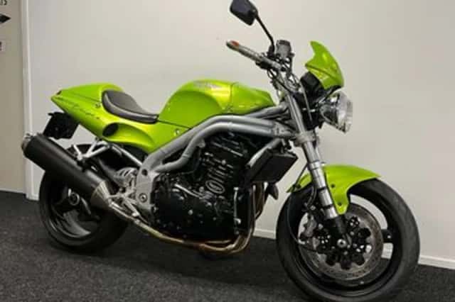 Triumph T509 Speed Triple (1998) thumbnail 4