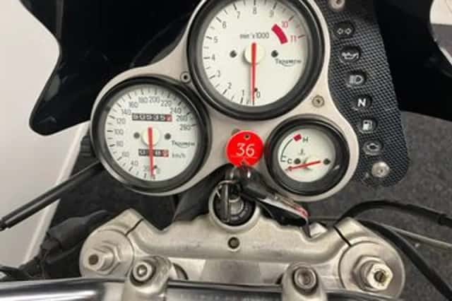 Triumph T509 Speed Triple (1997) thumbnail 2