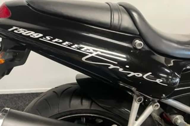Triumph T509 Speed Triple (1997) thumbnail 3