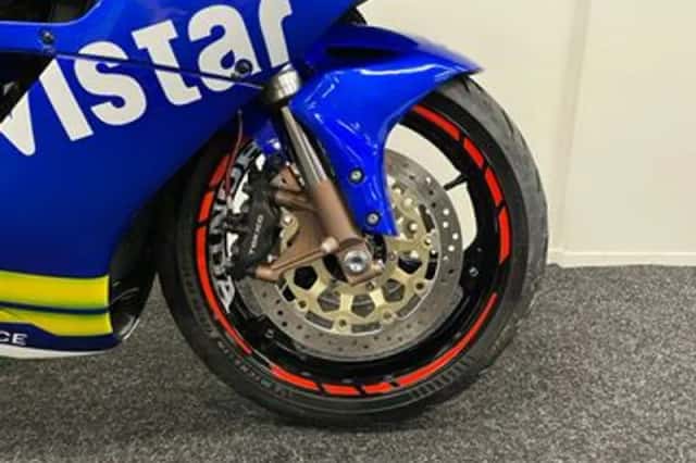 Honda CBR1000RR (2005) thumbnail 5