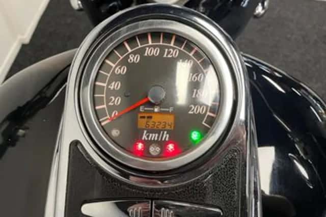 Suzuki Intruder (2008) thumbnail 2
