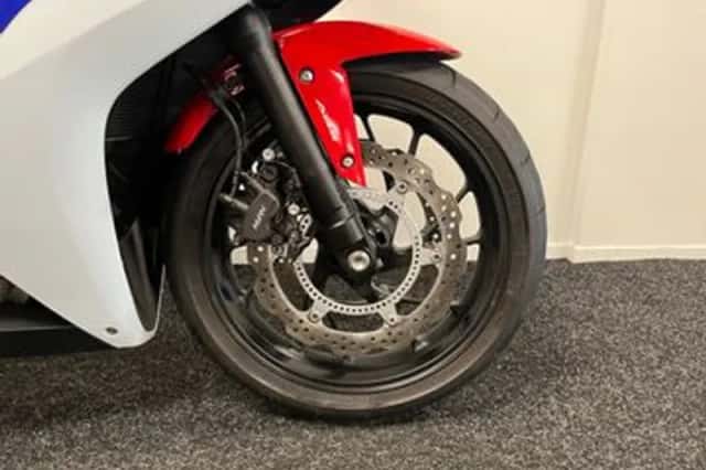 Honda CBR650F (2016) thumbnail 5