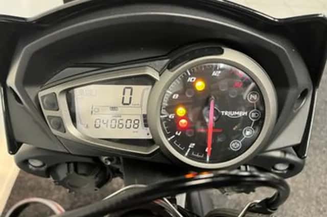 Triumph Street Triple S (2017) thumbnail 2