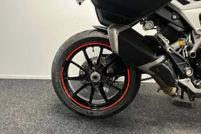 Ducati Hyperstrada (2013) thumbnail 6