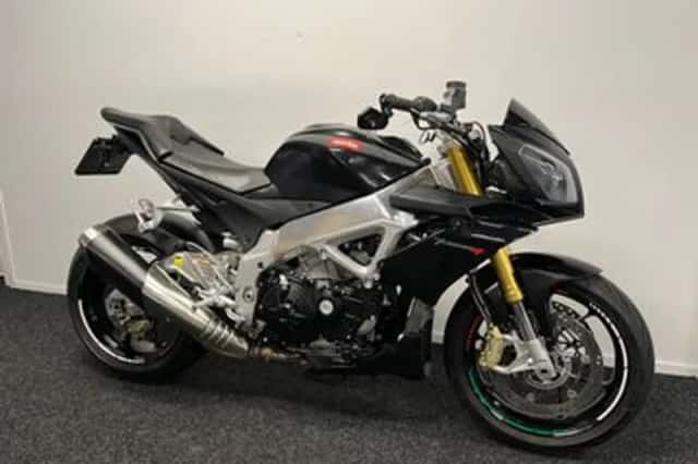 Aprilia Tuono V4 (2011) thumbnail 3