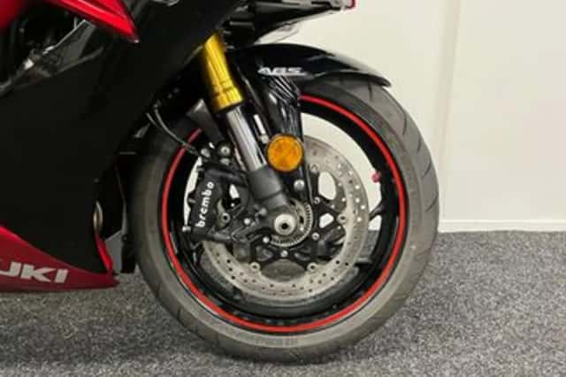 Suzuki GSX-S1000 (2019) thumbnail 4