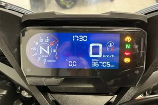 Honda CBR650R (2022) thumbnail 2