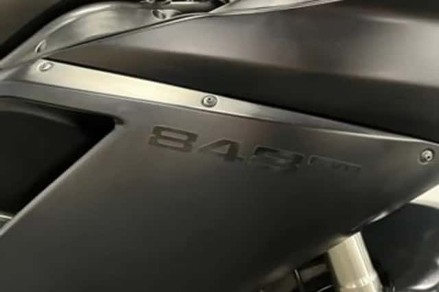 Ducati 848 EVO (2010) thumbnail 3