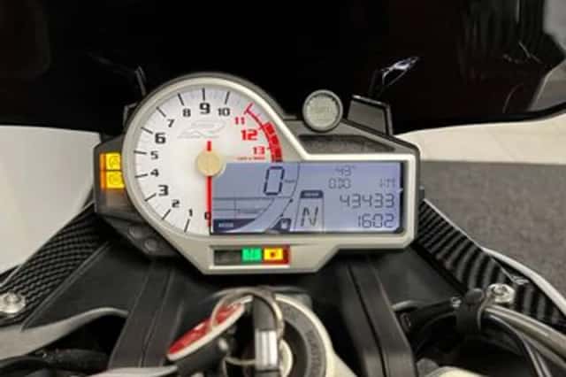 BMW S 1000 R (2015) thumbnail 2