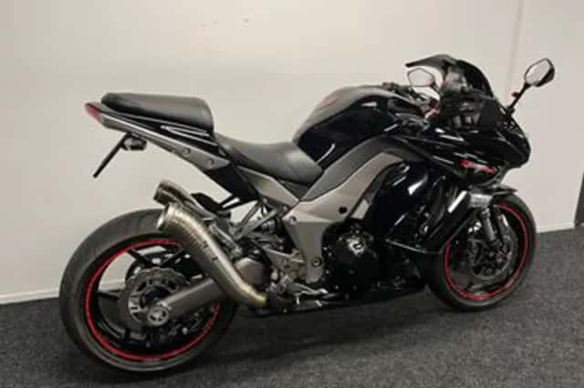 Kawasaki Z1000 (2011) thumbnail 4