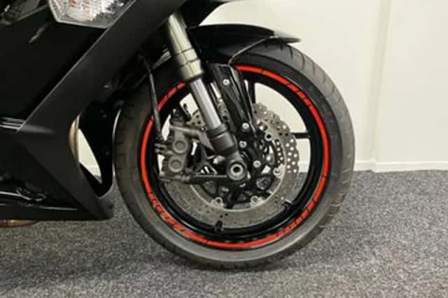 Kawasaki Z1000 (2011) thumbnail 5