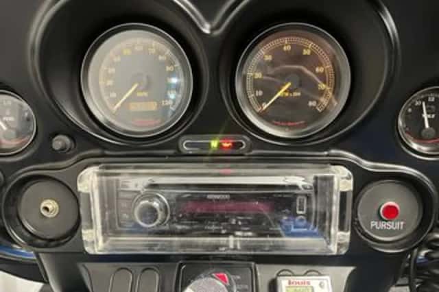 Harley-Davidson Electra Glide Police (2003) thumbnail 2