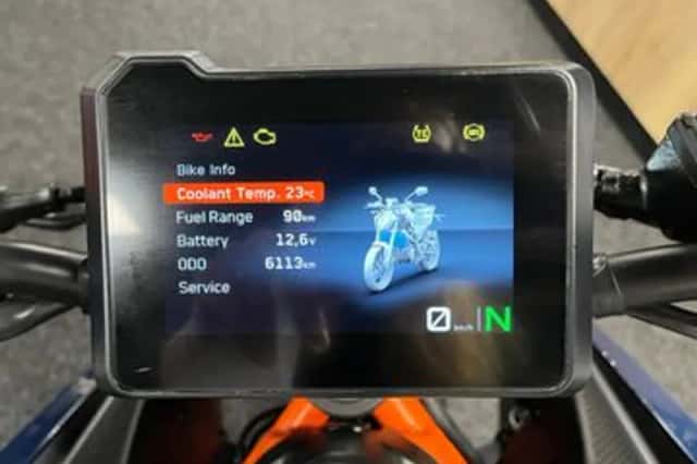 KTM 390 Duke (2025) thumbnail 2
