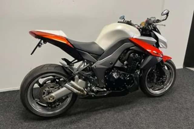 Kawasaki Z1000 (2011) thumbnail 4
